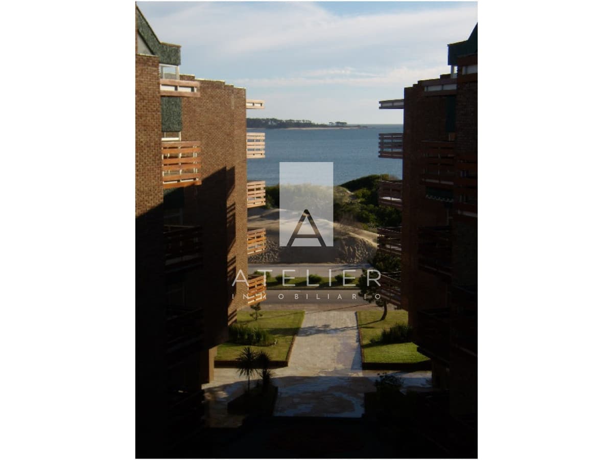 Venta de apartamento 1 dormitorio, playa Mansa, Punta del Este.