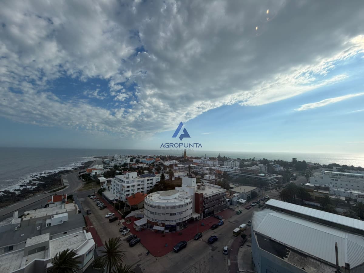 Apartamento en venta de 2 dormitorios en Punta del este , Península