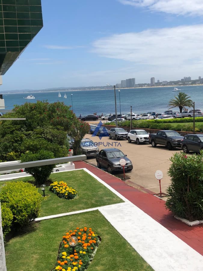 Apartamento a la venta en Península 2 Dormitorios Punta del Este