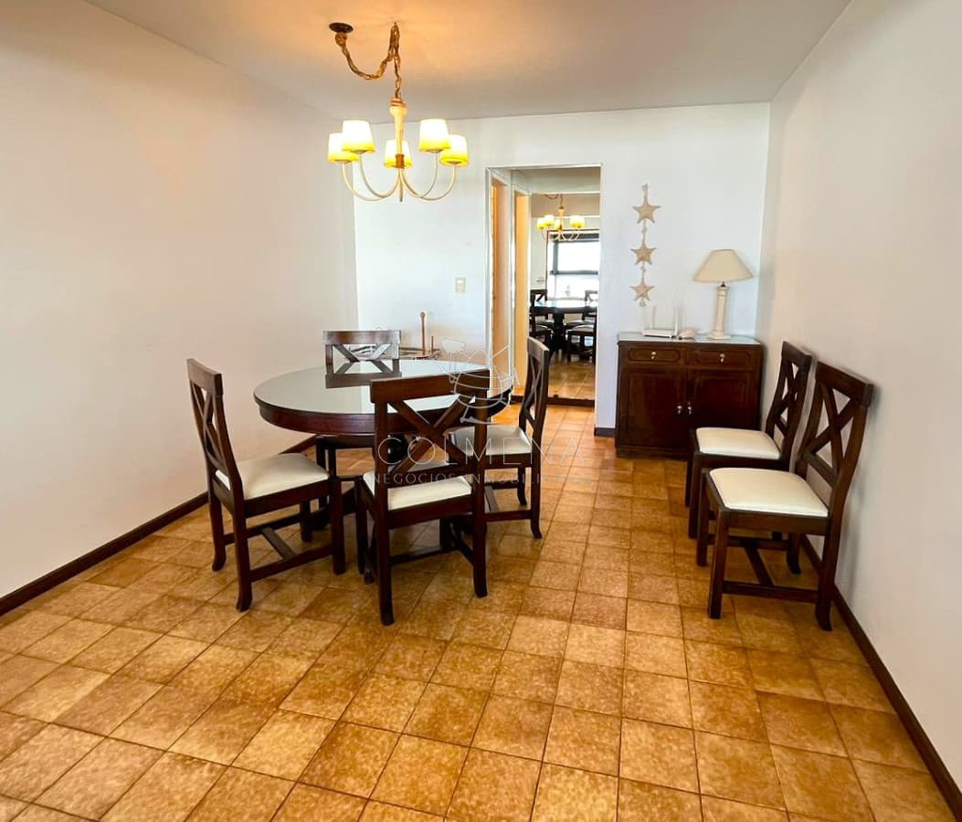 Parada 1 de Playa Brava, frente a Los Dedos | 2 dorm y 2 baños | Venta