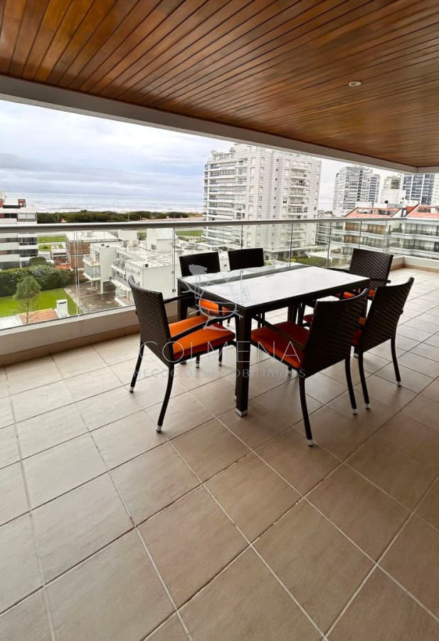 espectacular apartamento de 2 dormitorios en plena brava!