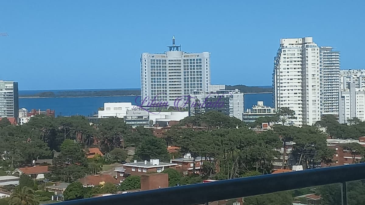 Apartamento en Punta del Este, Aidy Grill - Lilian Furtado Negocios Inmobiliarios