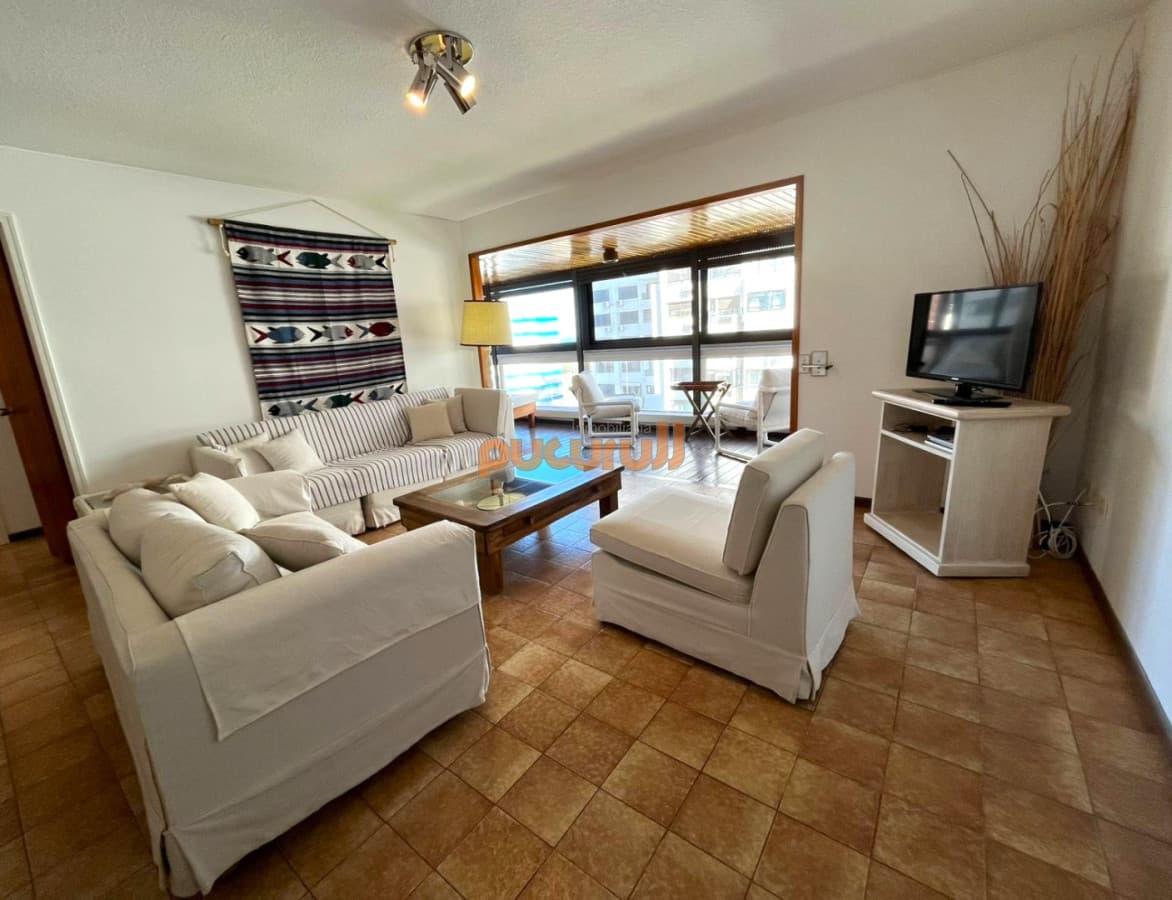 Parada 1 de Playa Brava, frente a Los Dedos | 2 dorm y 2 baños | Venta