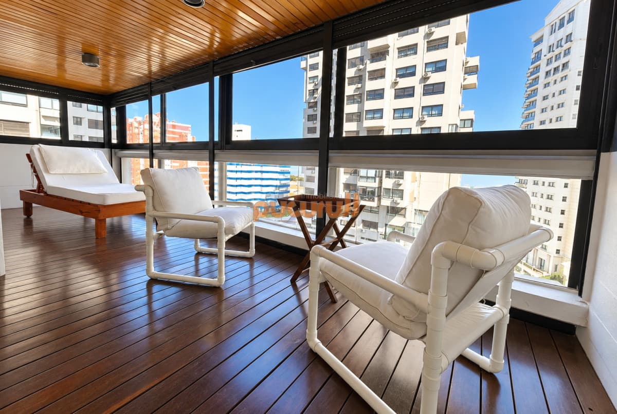 Parada 1 de Playa Brava, frente a Los Dedos | 2 dorm y 2 baños | Venta
