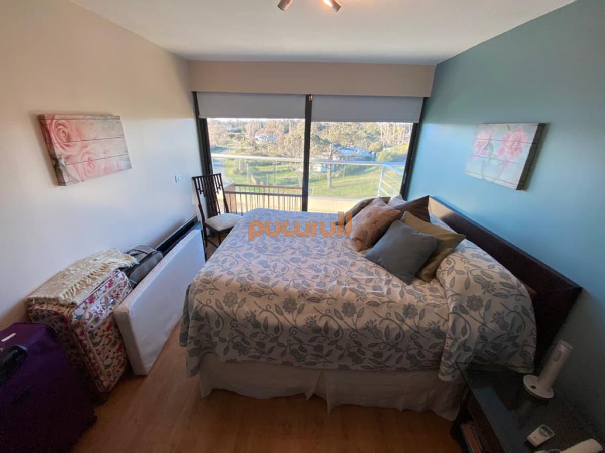 Penthouse en Venta en Terrazas de la Laguna sobre el lago frente al mar.