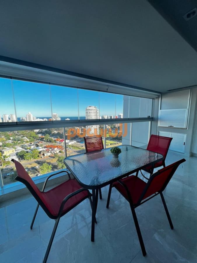 Apartamento con parrillero propio en alquiler temporario 2026 - 2027 en Punta del Este