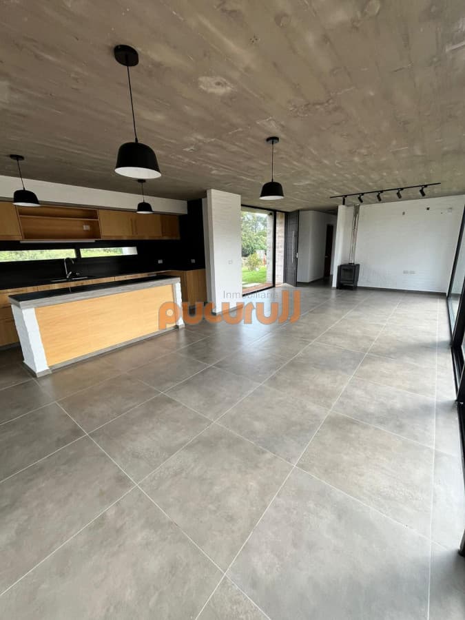 Casa a estrenar en Punta colorada