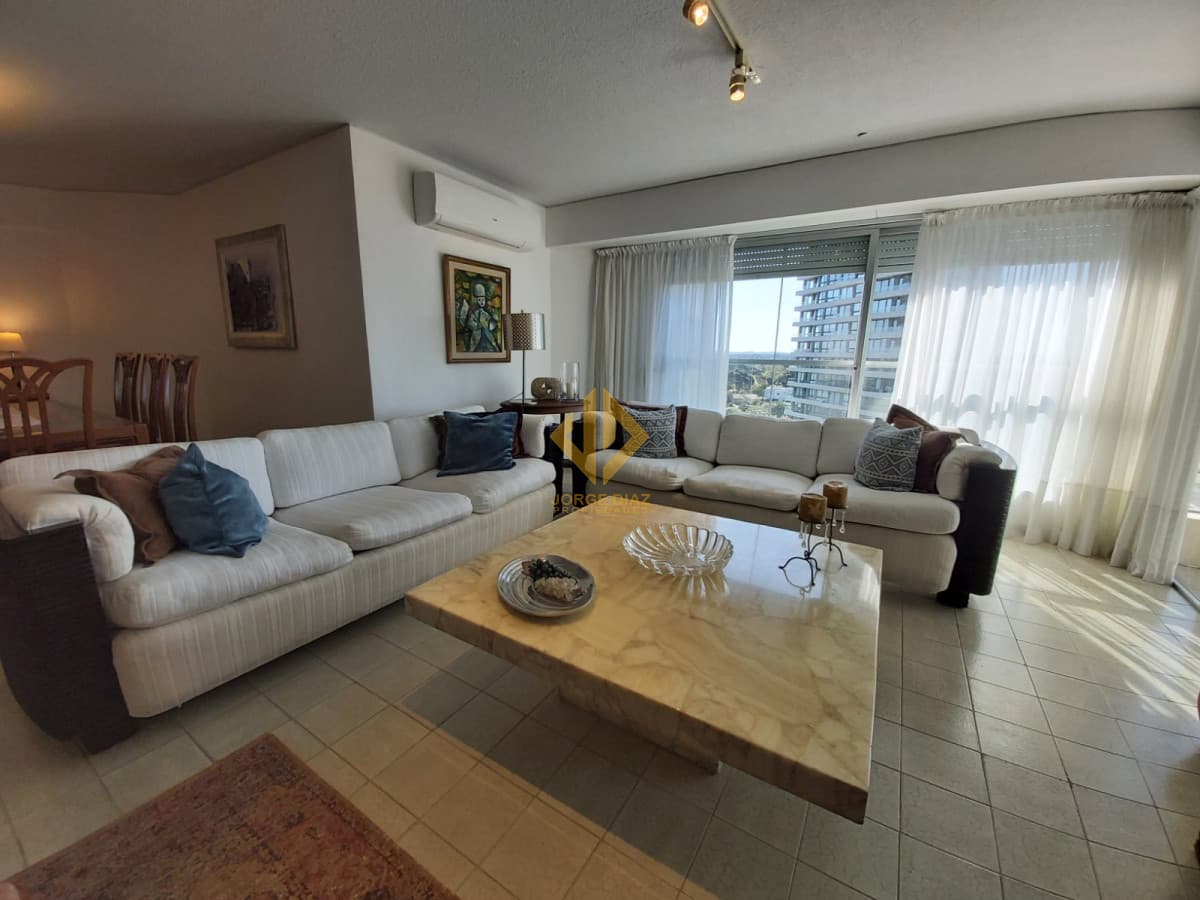 Torre emblemática  con amenities variados