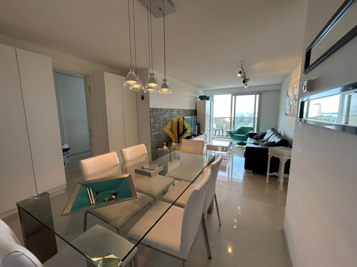 Apartamento en venta de 3 dormitorios c/ cochera en Nuevo Cantegril