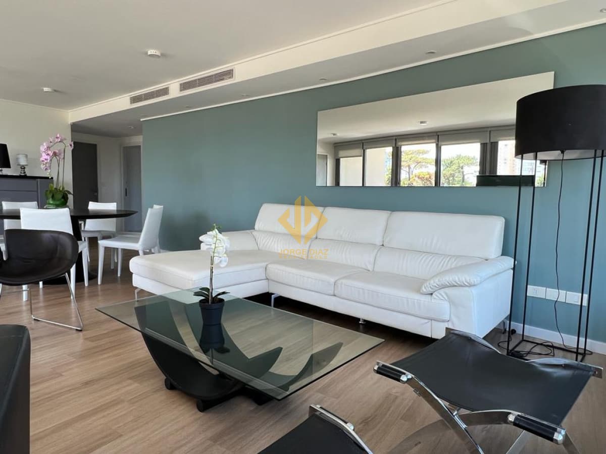 Amplios ambientes y la mejor ubicación