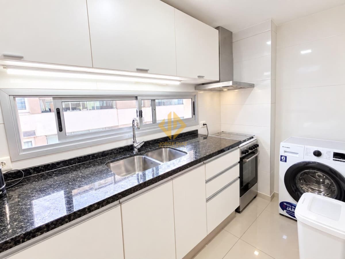 Venta Apartamento en Península - Edificio Ayres del Puerto, a cuadras del puerto
