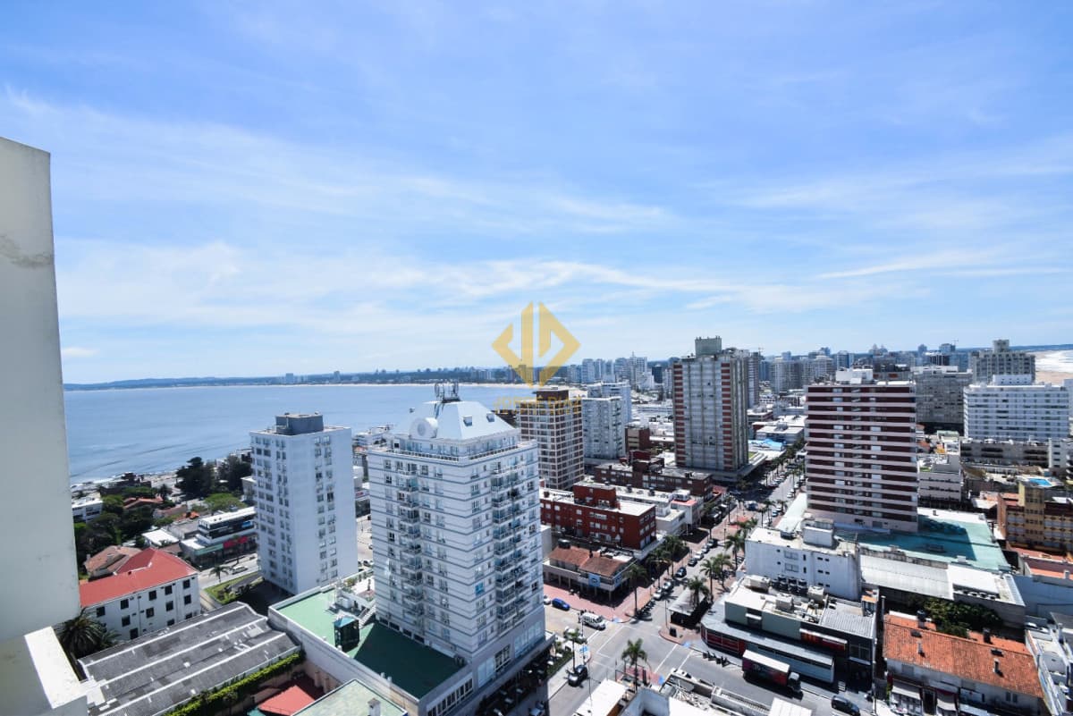 Avda. Gorlero en el Centro de la Peninsula y con muy buena vista