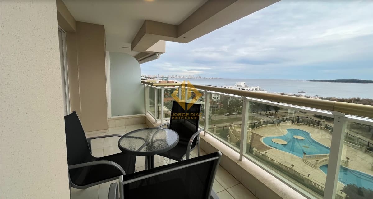 Una de las mejores torres  de playa Mansa y con vista franca al Rio de la Plata