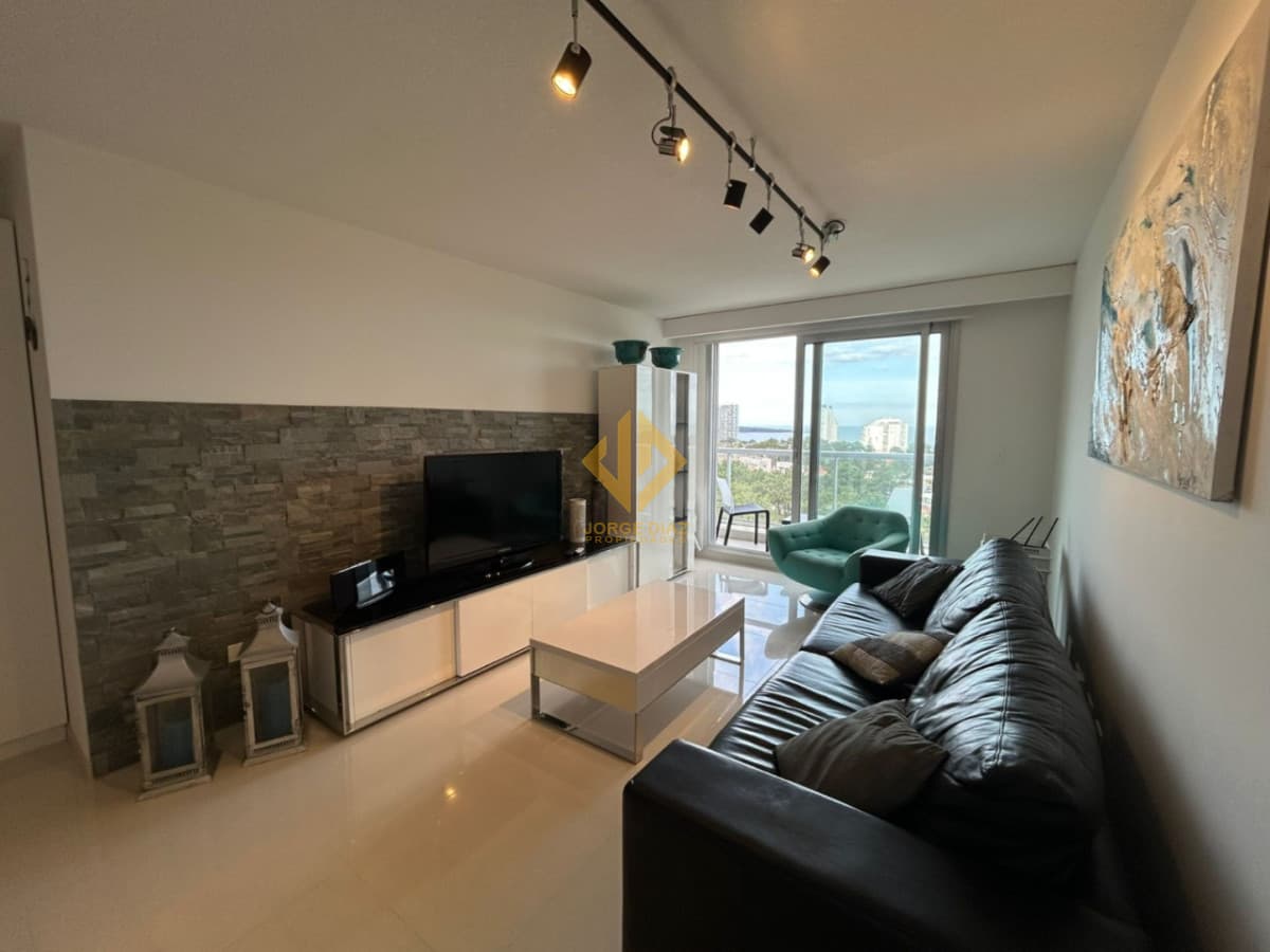 Apartamento en venta de 3 dormitorios c/ cochera en Nuevo Cantegril
