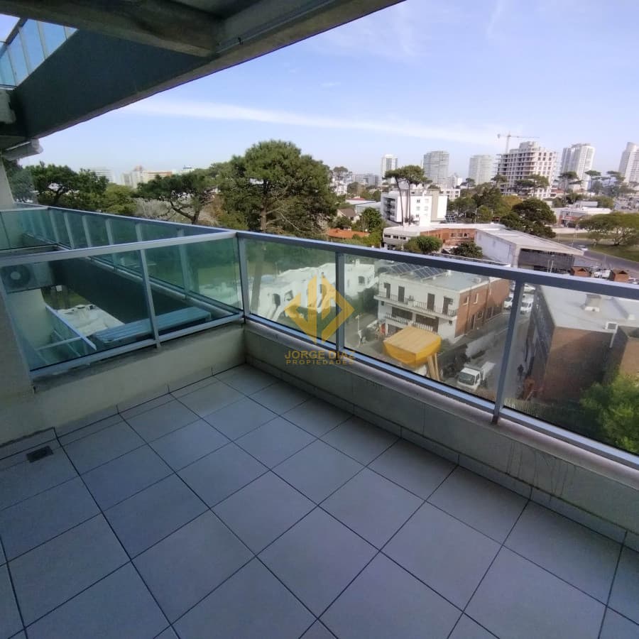 En plena zona comercial de Parada 5 Pedragosa Sierra