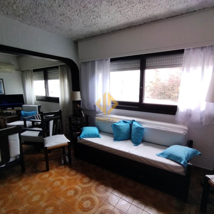 Construcción tradicional y amplios ambientes