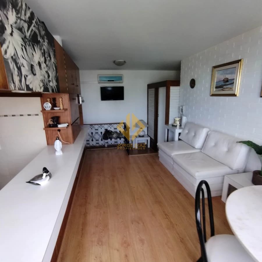 A pasos de la playa Brava y a 5 minutos del centro de Punta del Este