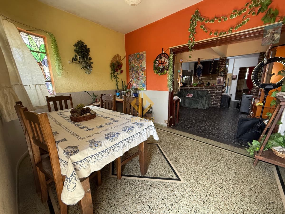 SE VENDE URGENTE casa doble en padrón único Cerro Montevideo