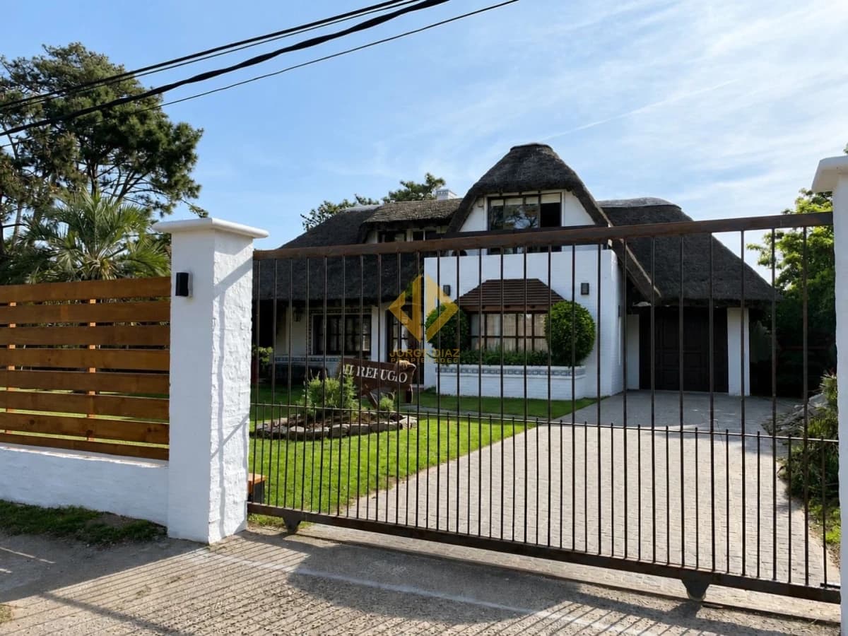 Chalet “Mi Refugio” en Pinares – Punta del Este