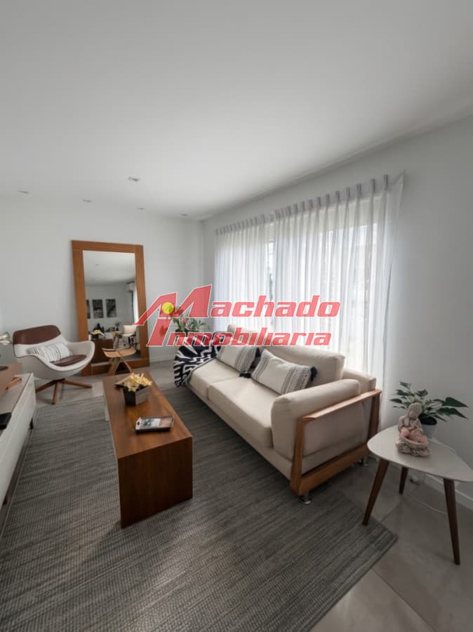 Casa de 3 dormitorios en venta en Punta del Este.