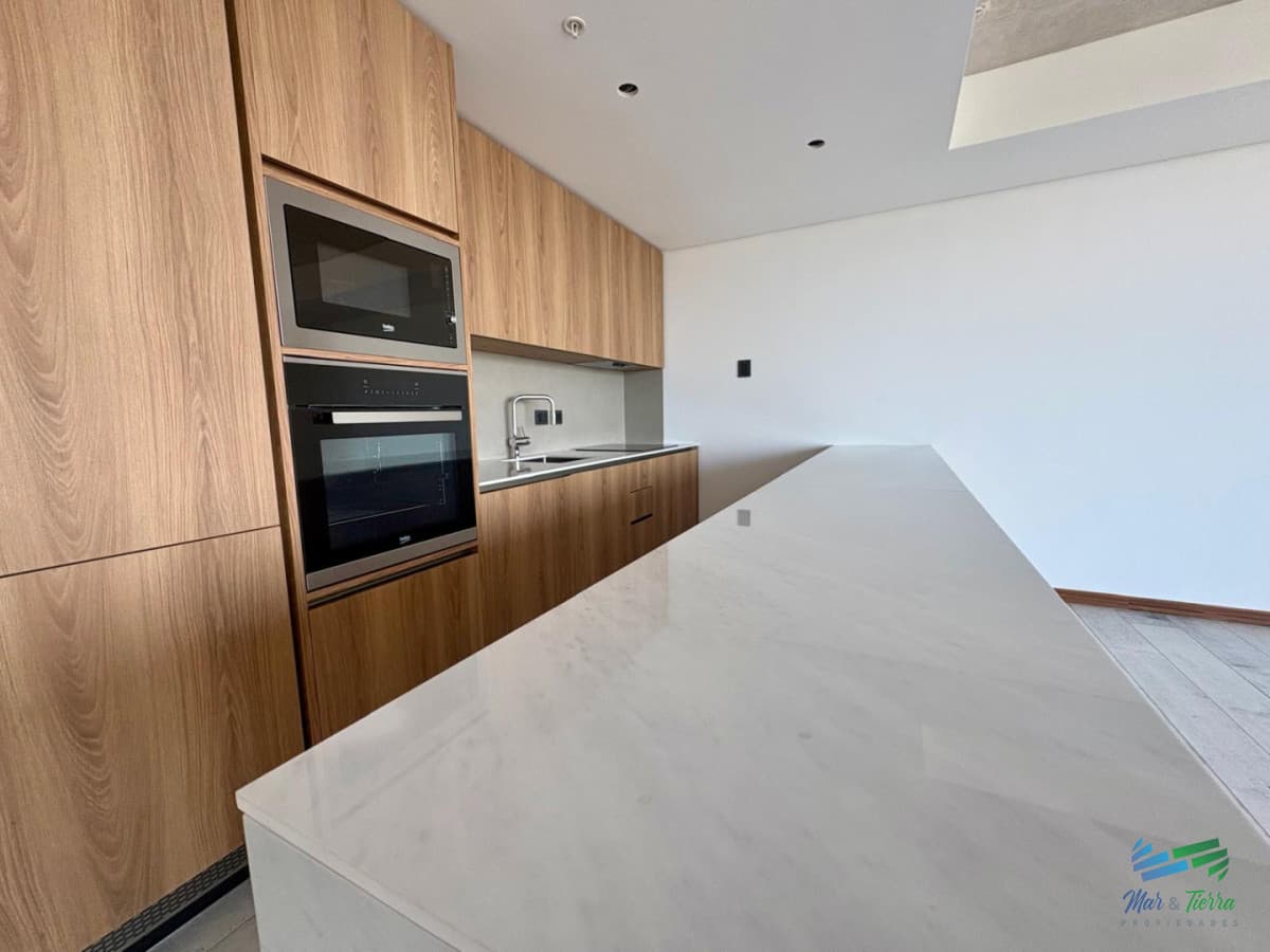 Oportunidad en Surfside - Piso alto | 1 Dormitorio + Toilette