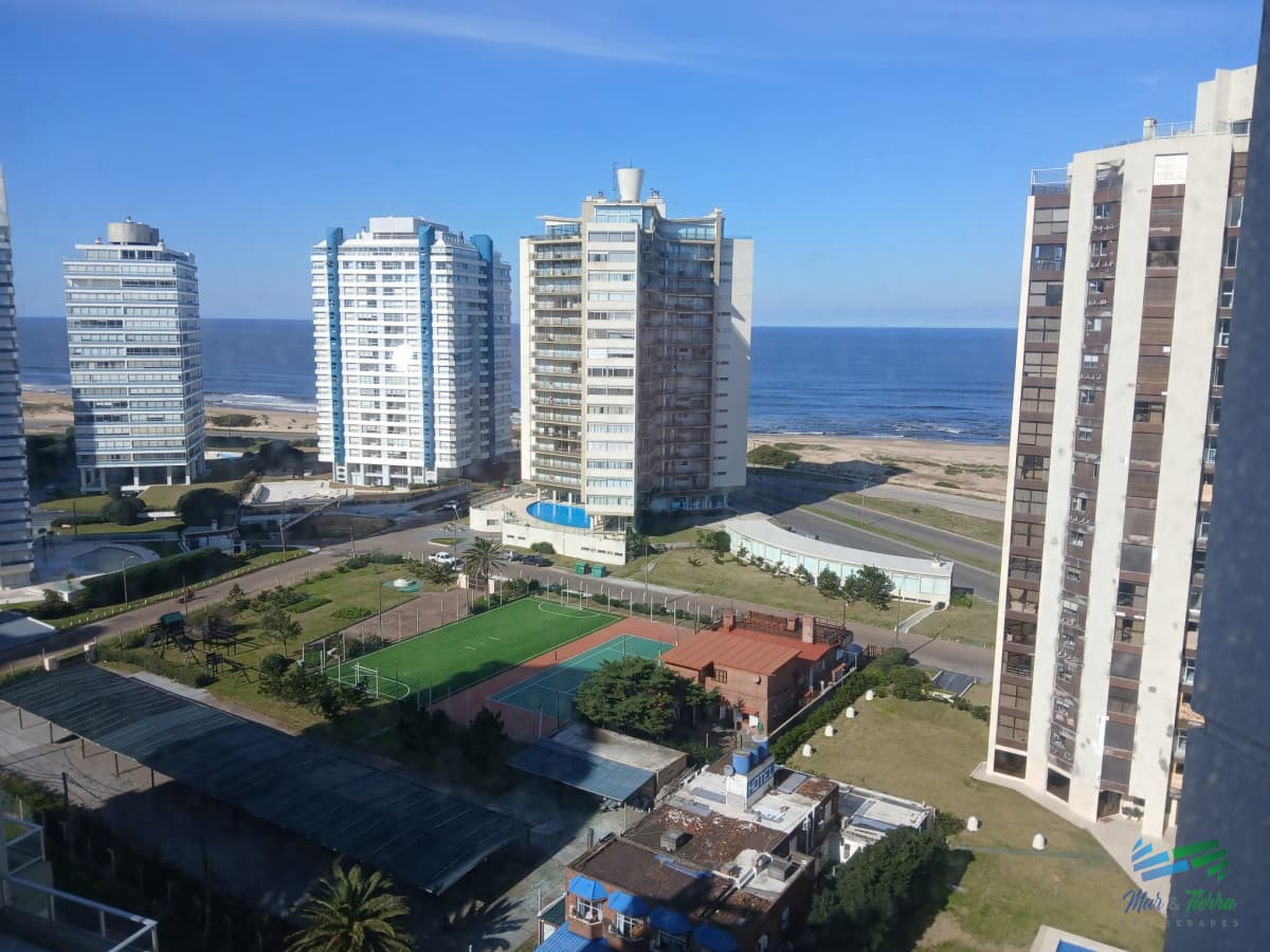 Torre Gauguin - Piso Alto 1 dorm con Vista Panorámica