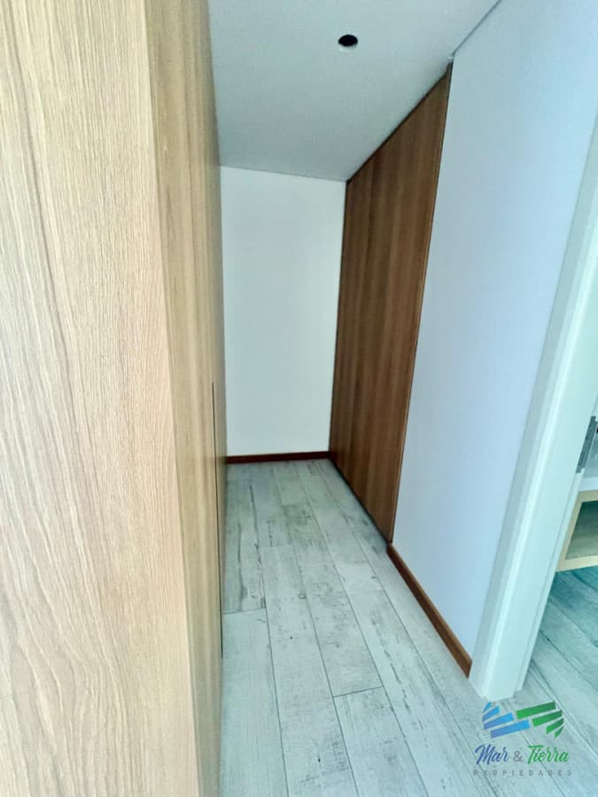 Oportunidad en Surfside - Piso alto | 1 Dormitorio + Toilette