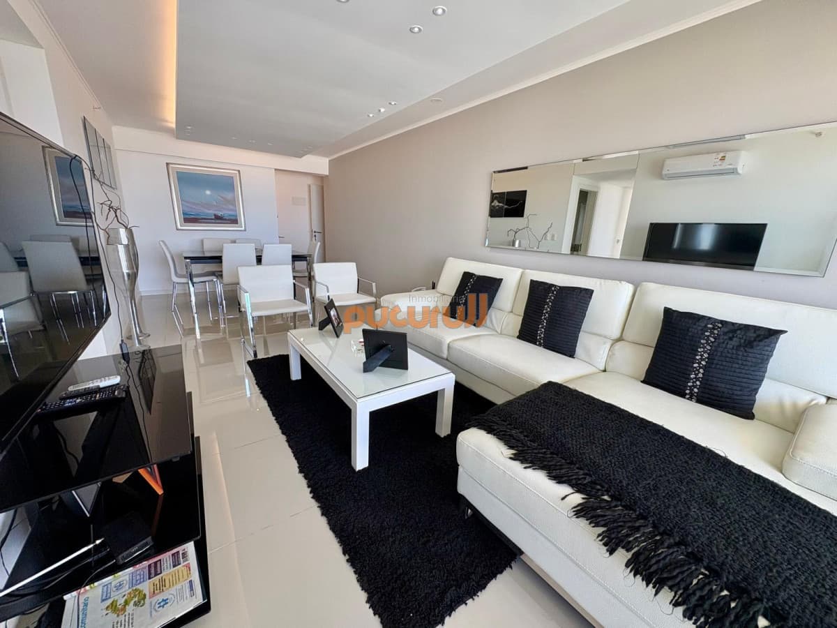 ? PISO ALTO — Apartamento 2 dormitorios en Wind Tower