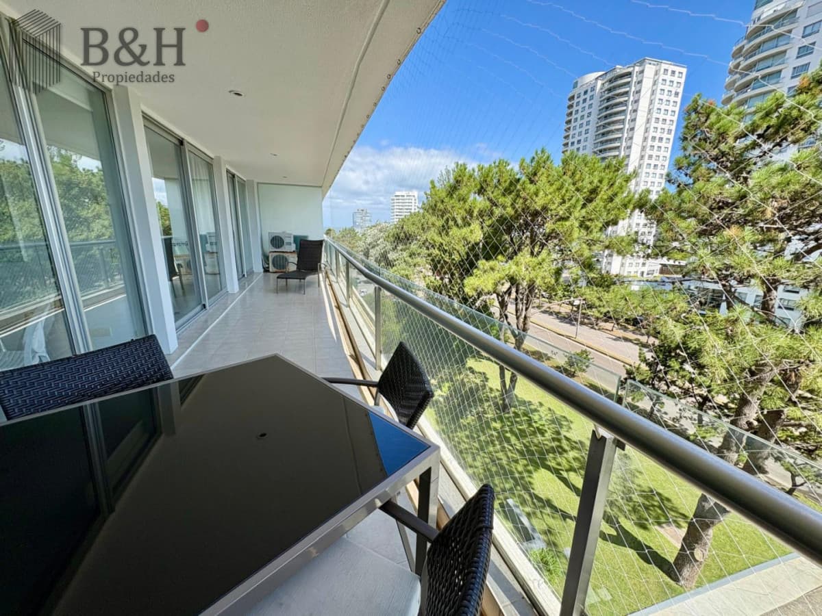 Alquiler Anual - Edificio Be Punta - 2 dorm