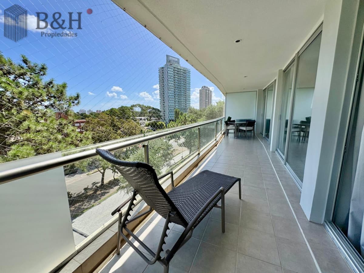 Alquiler Anual - Edificio Be Punta - 2 dorm