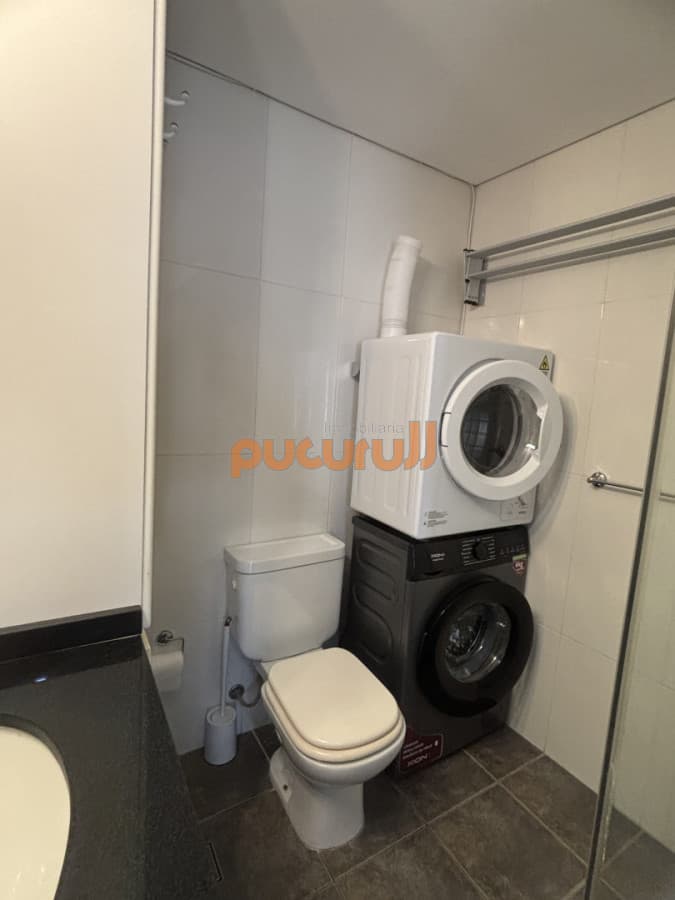 Apartamento a la venta en la Peninsulta - Punta del Este. ! dormitorio y medio. Garaje