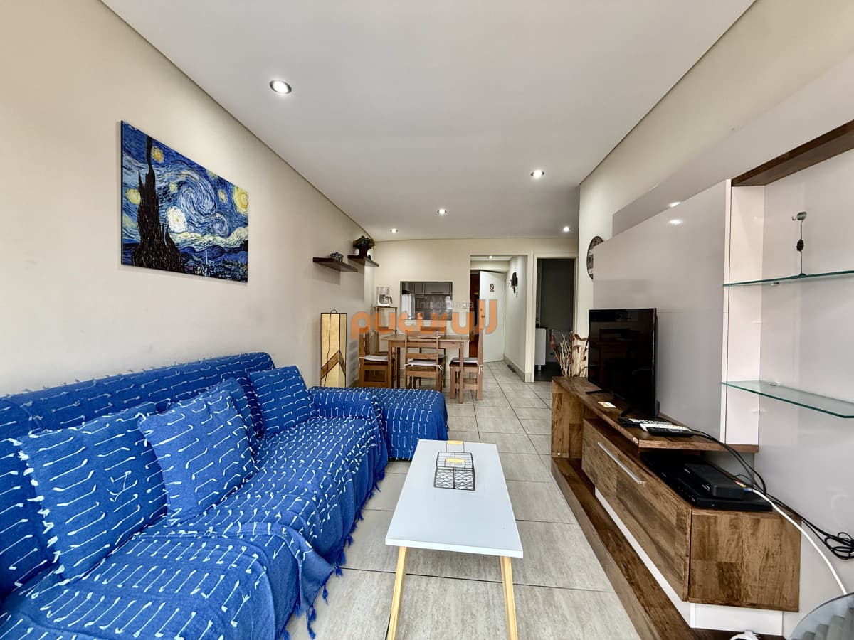 Apartamento a la venta en la Peninsulta - Punta del Este. ! dormitorio y medio. Garaje