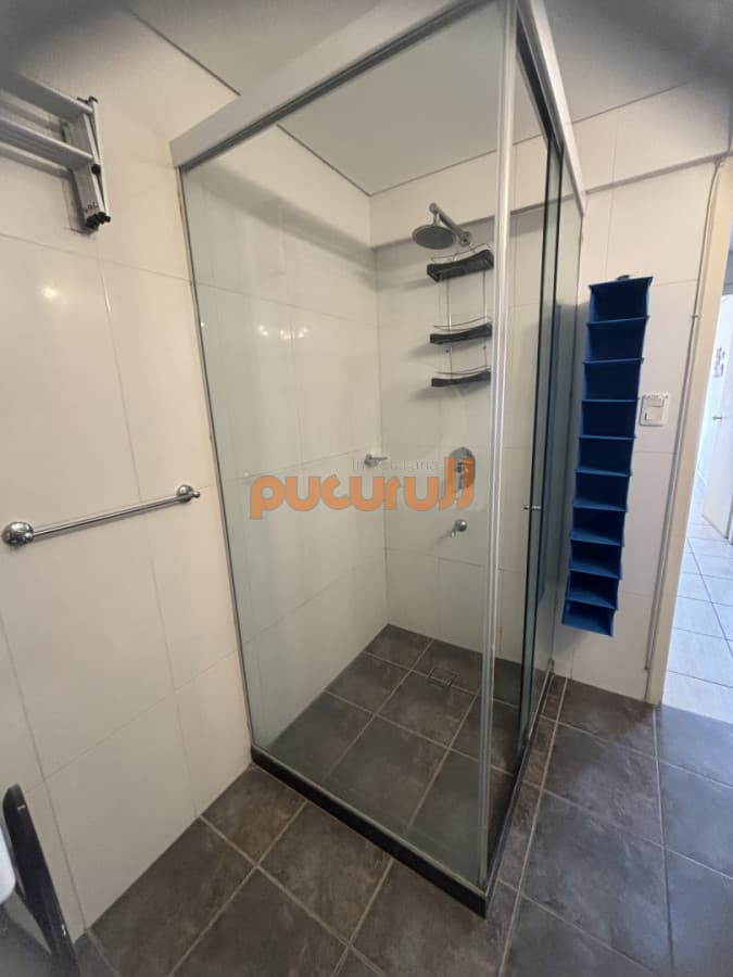 Apartamento a la venta en la Peninsulta - Punta del Este. ! dormitorio y medio. Garaje