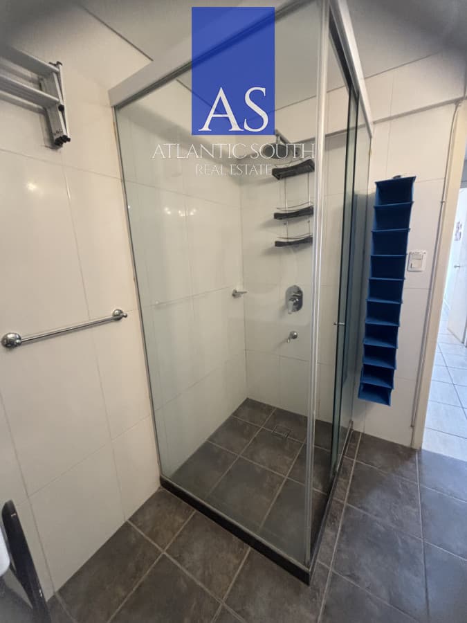 Apartamento  1 dormitorio y medio reciclado con garage en la Península Punta del Este