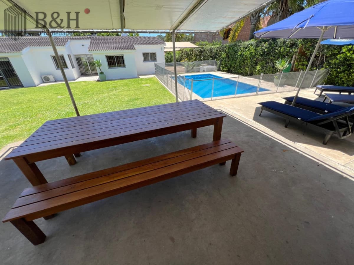 Casa en Jardines de Córdoba - Punta del Este