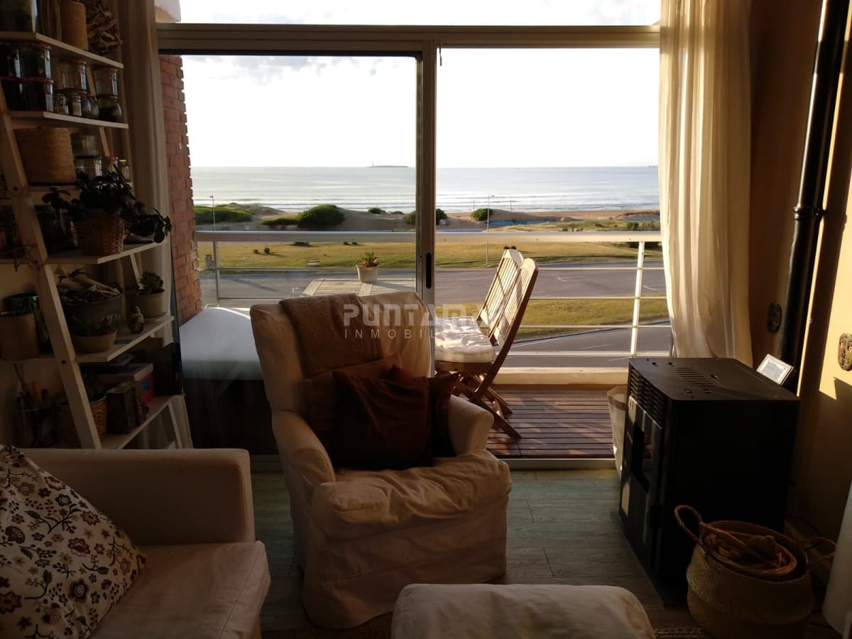 Apartamento ID.210140 - VENTA DE DEPARTAMENTO DE 2 DORMITORIOS CON VISTA AL MAR