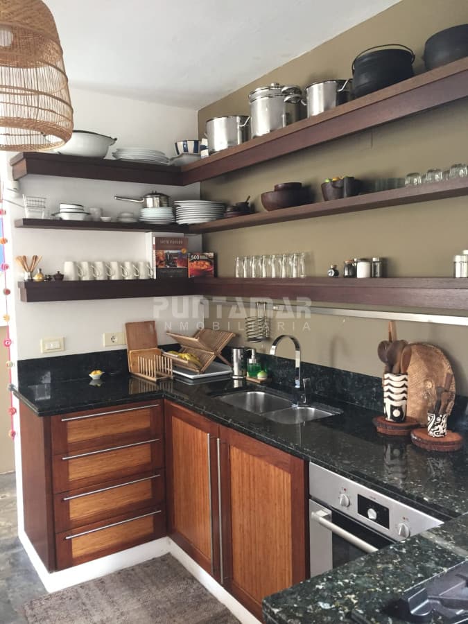 HERMOSO APARTAMENTO 2 DORMITORIOS EN AIDY GRILL A METROS DEL MAR   -
