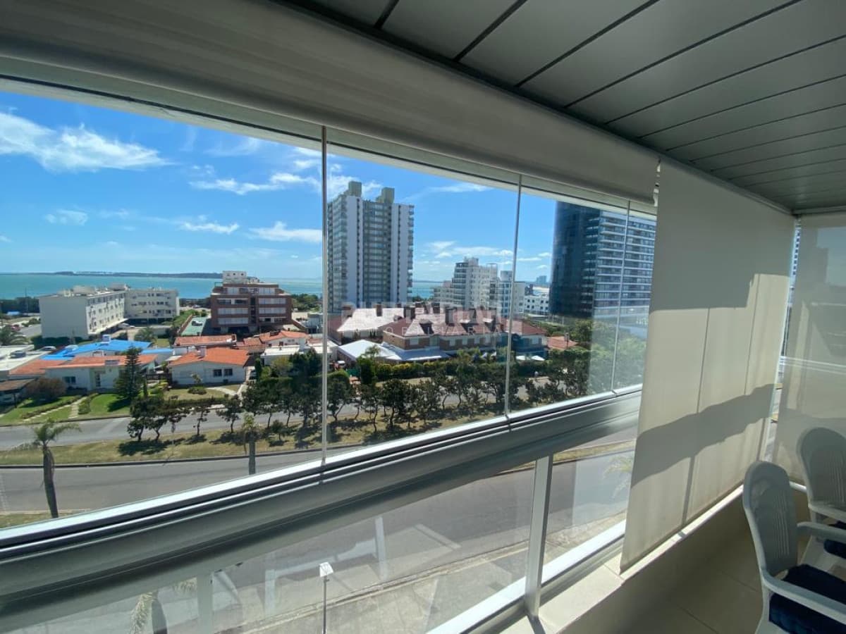 DEPARTAMENTO DE 2 DORMITORIOS EN EDIFICIO DE CATEGORIA  -