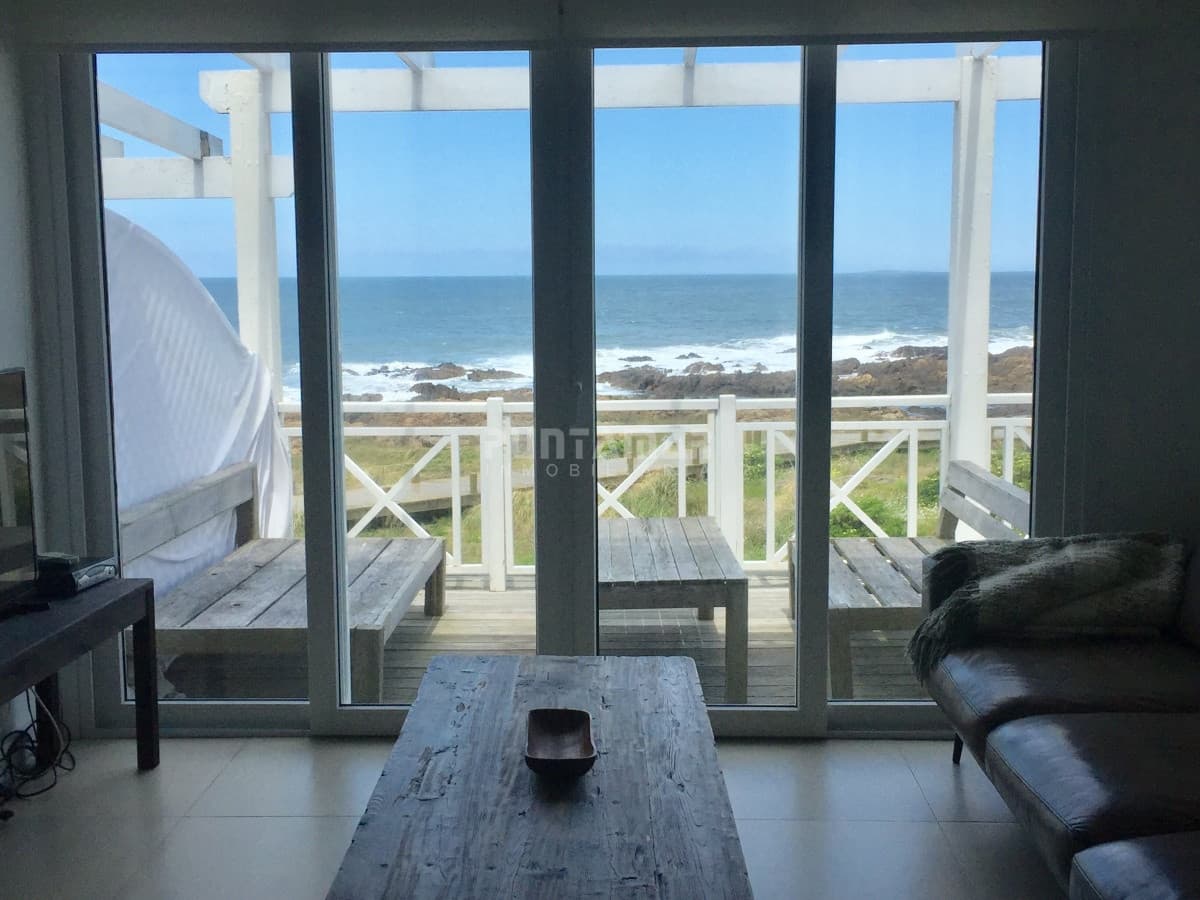 Primera linea al mar en montoya apto 2 dorm  -