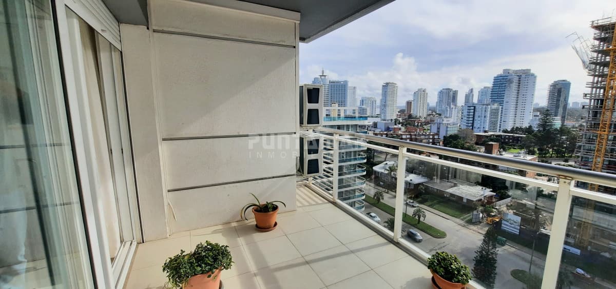 DEPARTAMENTO DE 2 DORMITORIOS CON PARRILLA EN LA BRAVA  -