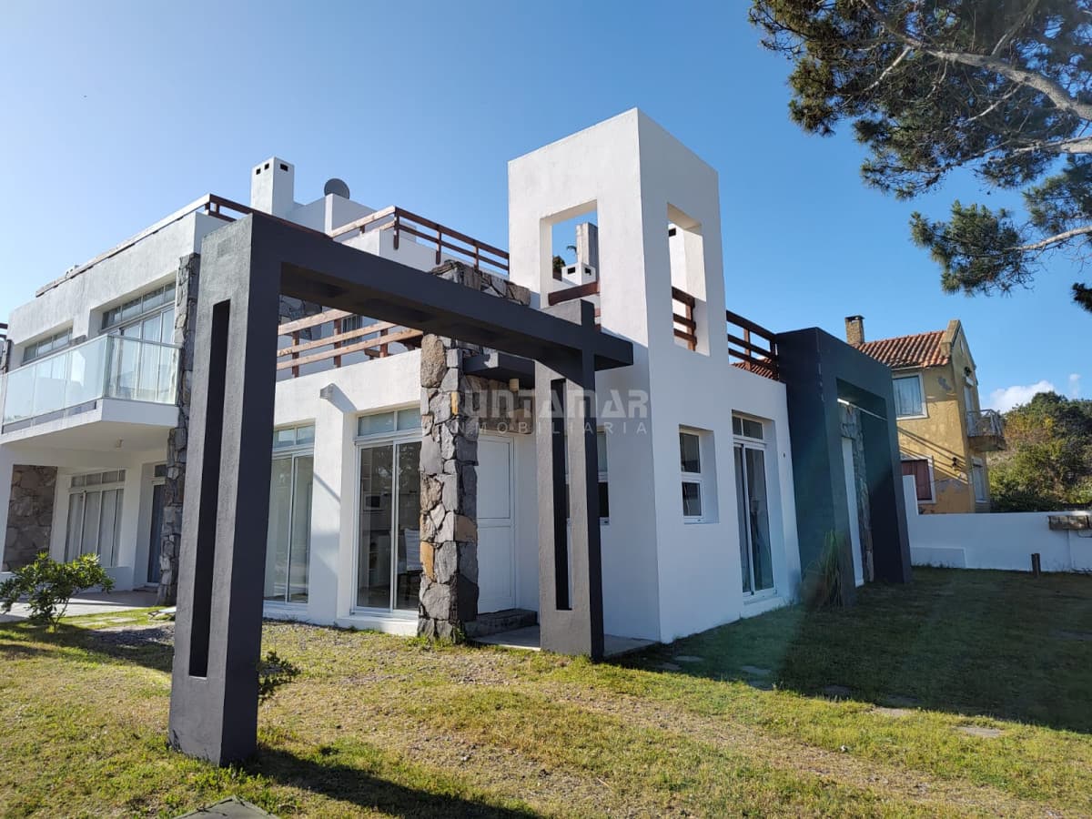 Departamento casita en Manantiales alquiler  -