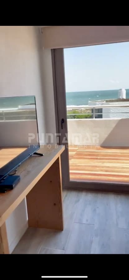 ESPECTACULAR PENTHOUSE A 50 METROS DEL MAR EN LA BARRA  -