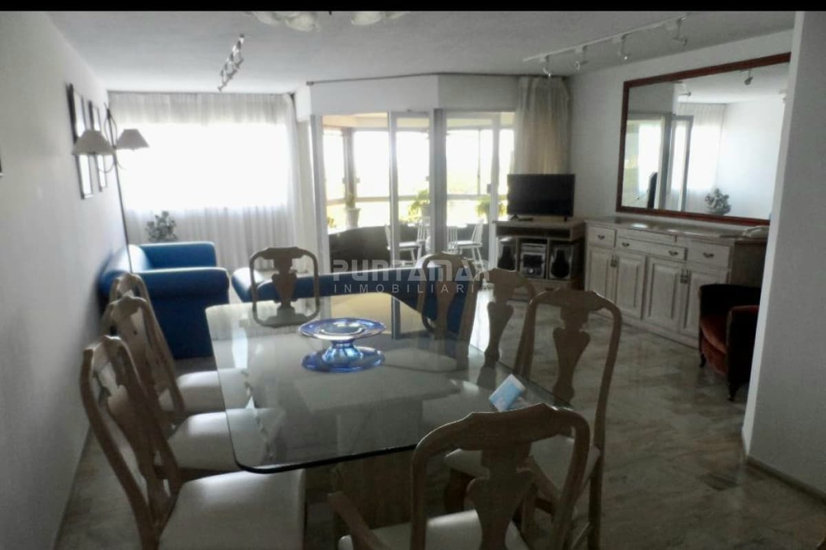 DEPARTAMENTO DE 4 DORMITORIOS EN ZONA ROOSEVELT   -