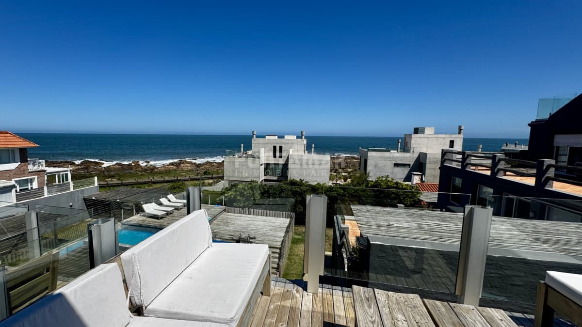 ALQUILER HERMOSO TRIPLEX CON VISTA AL MAR EN LA BARRA  -