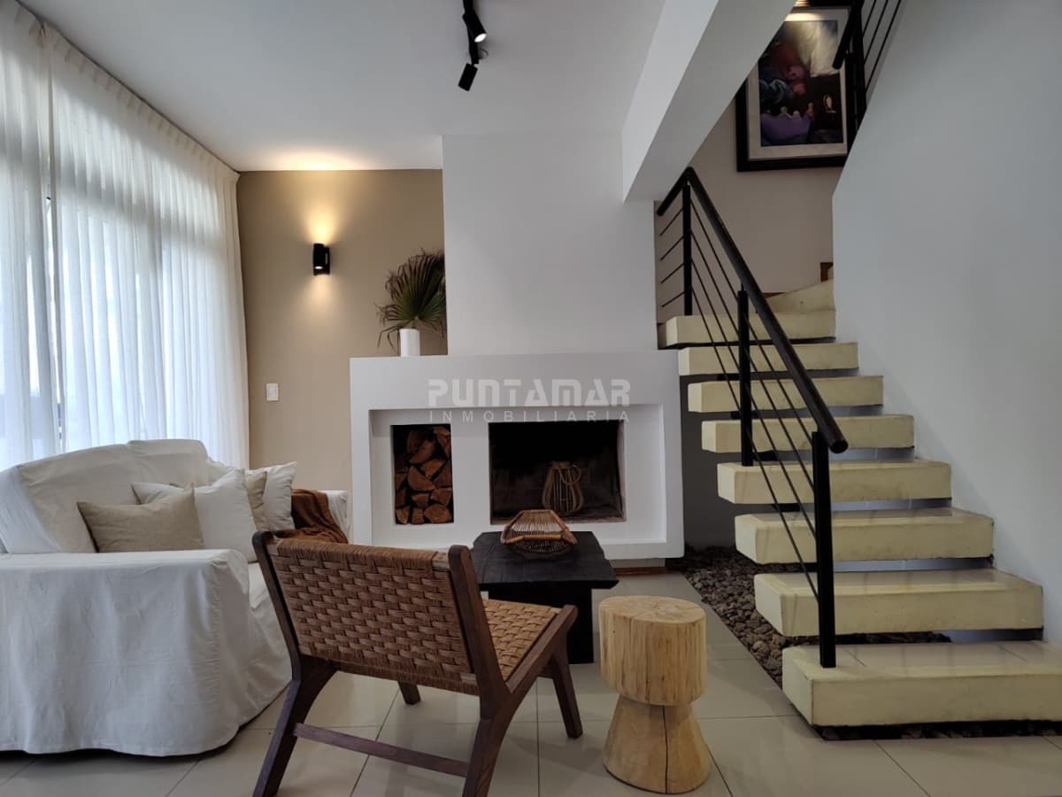 APARTAMENTO ALQUILER 3 DORMITORIOS VERANO EN MANANTIALES   -