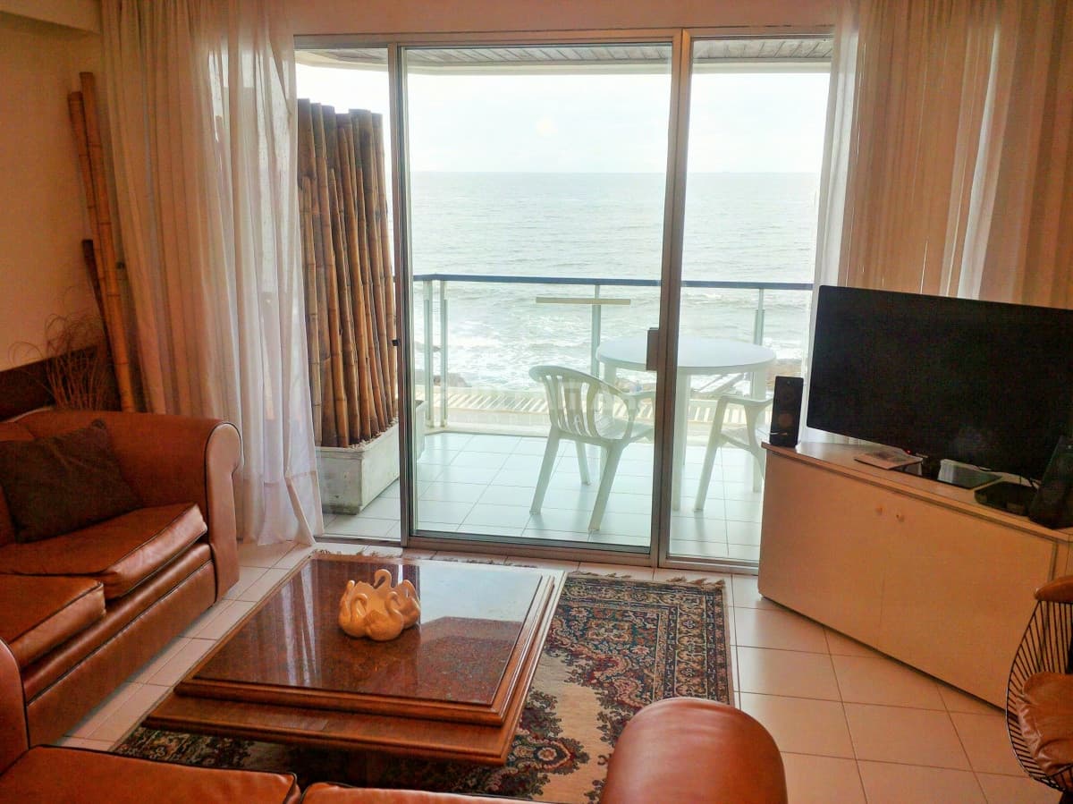 Departamento en alquiler en Peninsula, vista al mar, playa brava  -