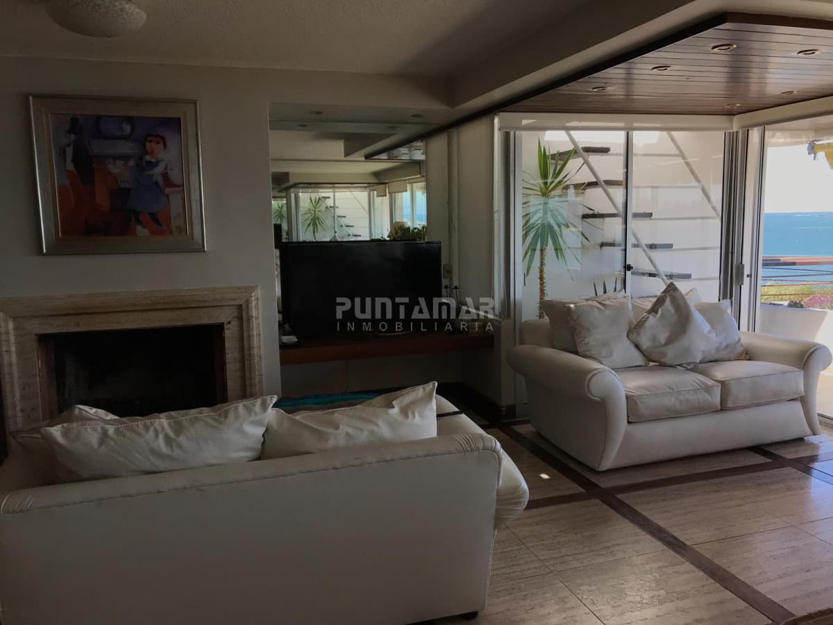 DIVINO PENTHOUSE EN PENINSULA FRENTE AL MAR , TERRAZA EXCLUSIVA CON PARRILLERO PROPIO, JACUZZI , PARA DISFRUTAR DE UNAS BUENAS VACACIONES.   -