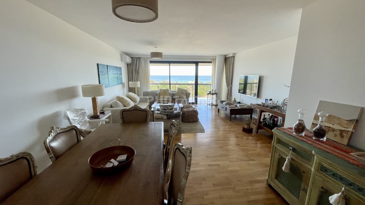 Apartamento ID.213160 - ALQUILER HERMOSO APARTAMENTO SOBRE EL MAR PARADA 26 DE LA BRAVA