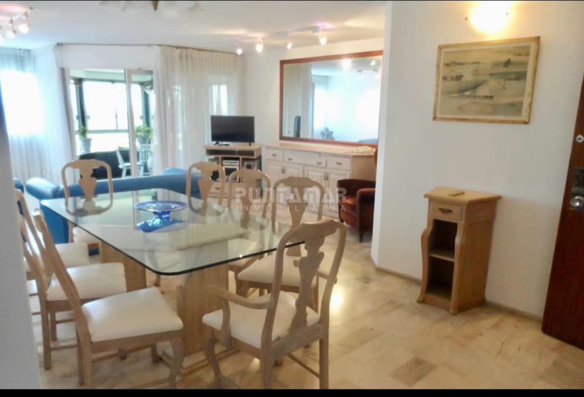 DEPARTAMENTO DE 4 DORMITORIOS EN ZONA ROOSEVELT   -