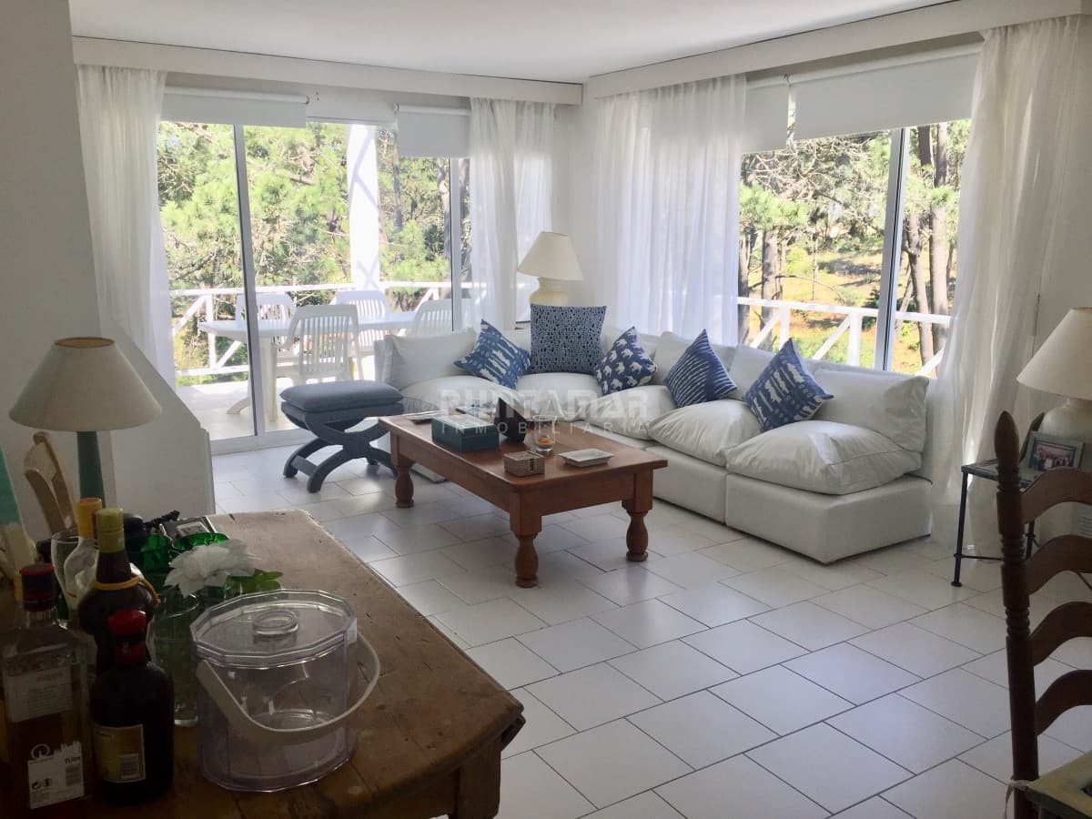 APARTAMENTO DE 3 DORMITORIOS EN RINCON DEL INDIO FRENTE AL MAR  -